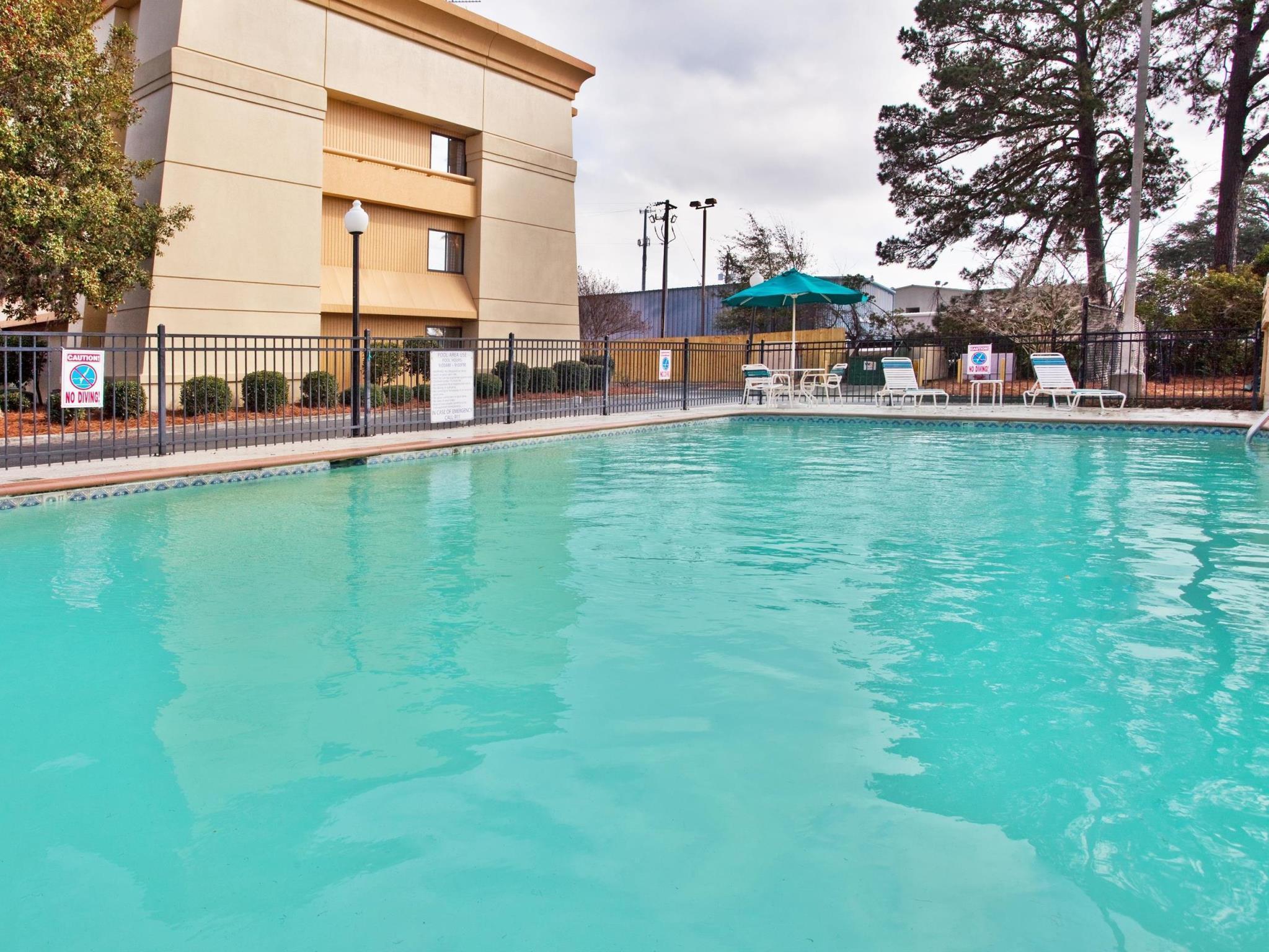 Spark By Hilton Savannah Midtown Esterno foto