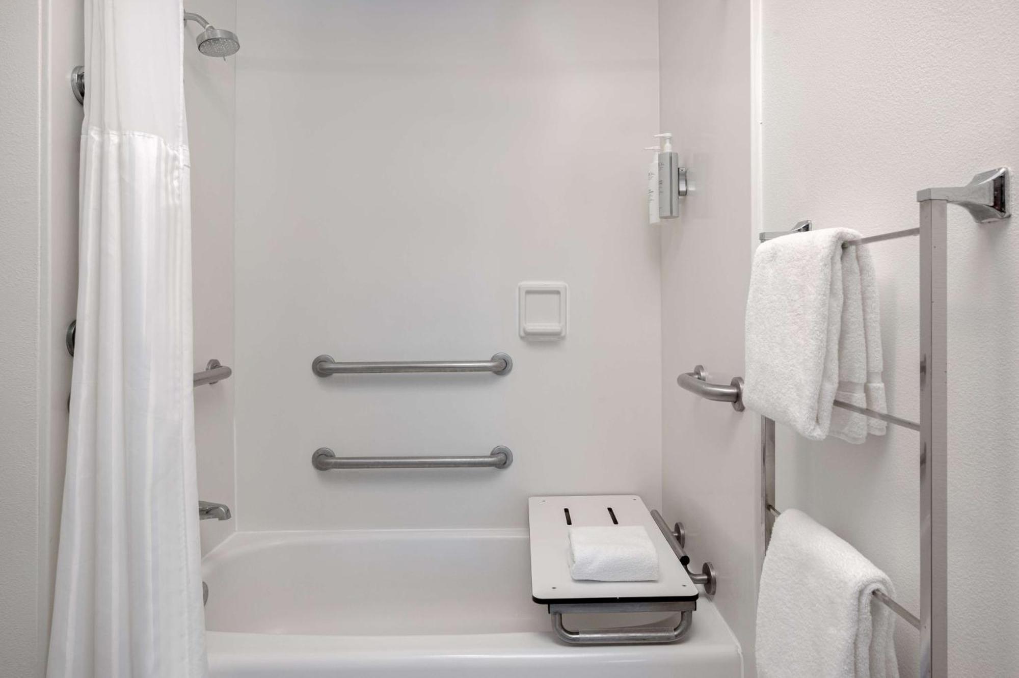 Spark By Hilton Savannah Midtown Esterno foto