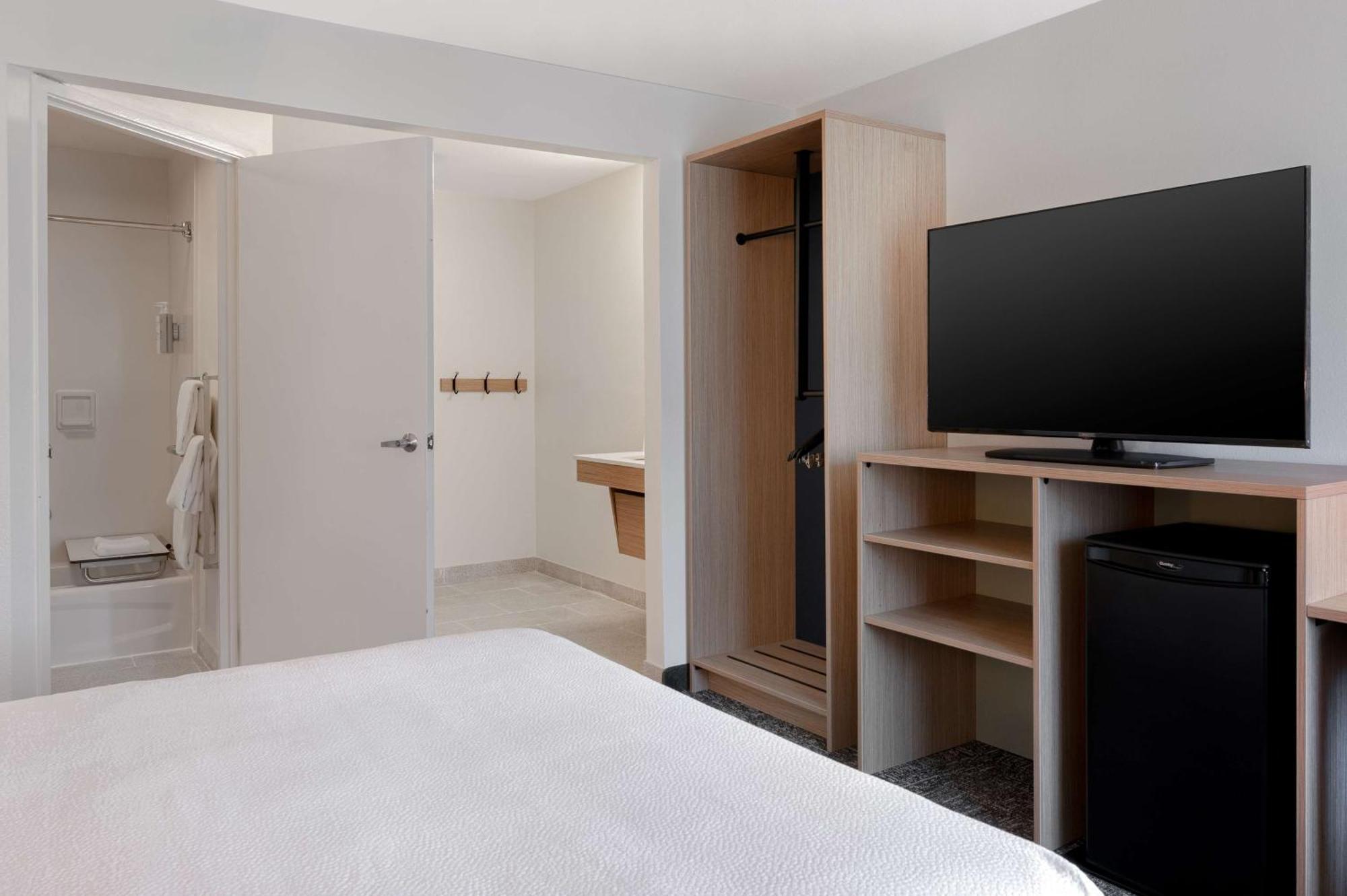 Spark By Hilton Savannah Midtown Esterno foto