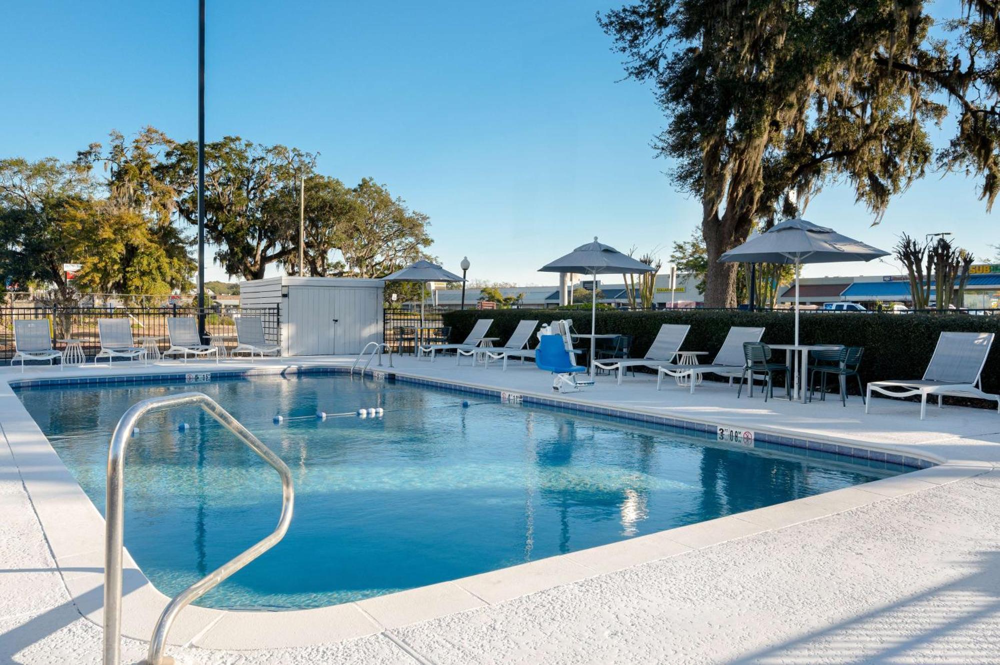Spark By Hilton Savannah Midtown Esterno foto