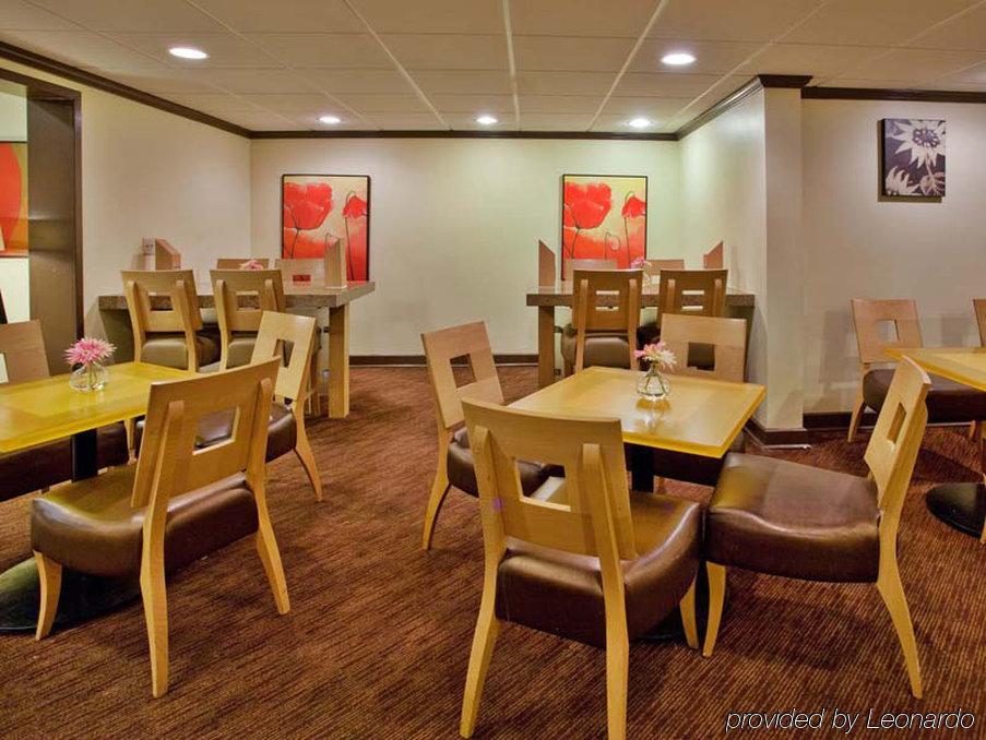 Spark By Hilton Savannah Midtown Esterno foto