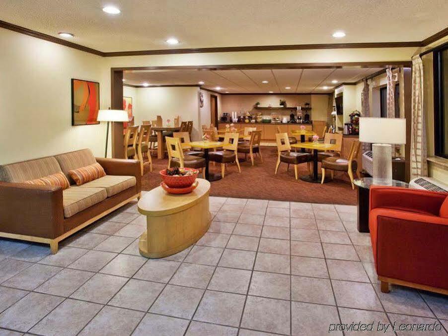 Spark By Hilton Savannah Midtown Esterno foto